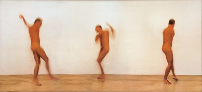 047